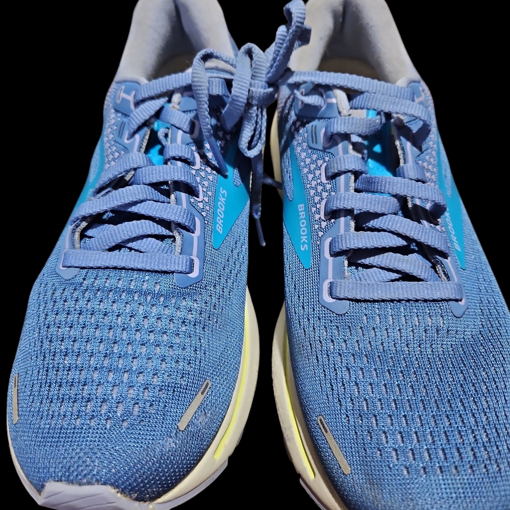 Brooks Women's Blue and Yellow Athletic Shoes